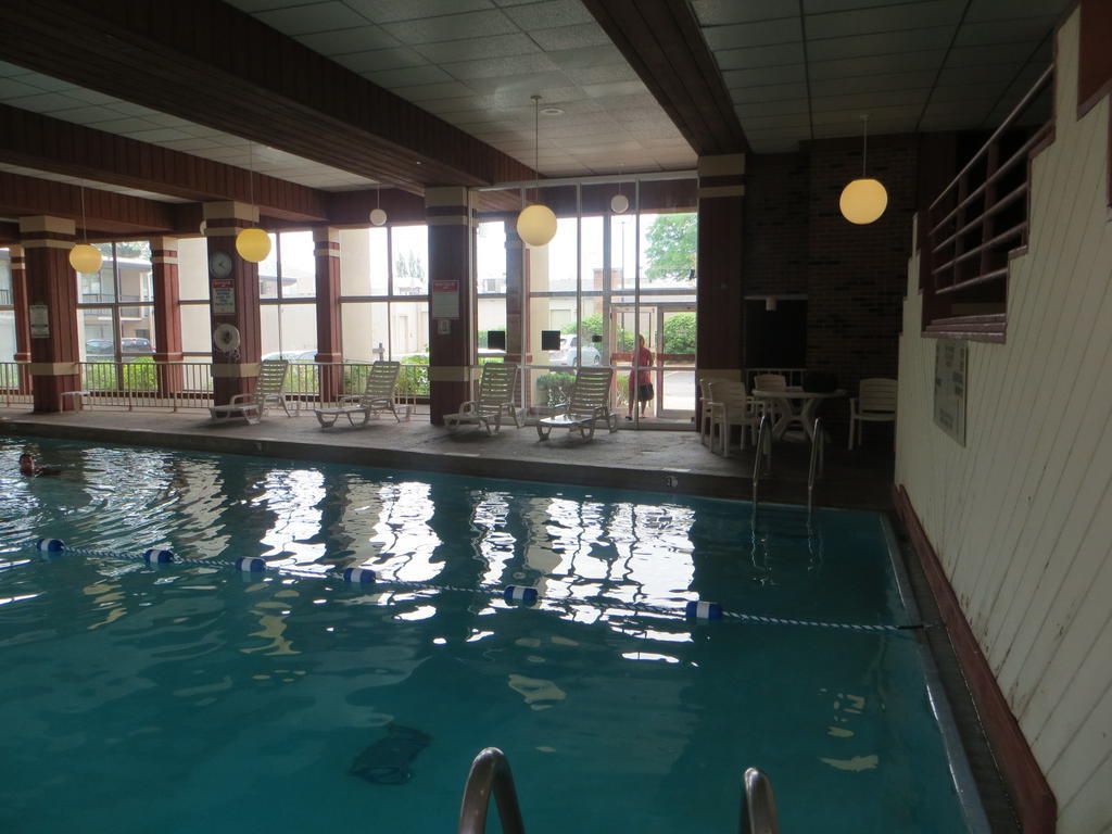 Rodeway Inn Skokie Evanston Buitenkant foto