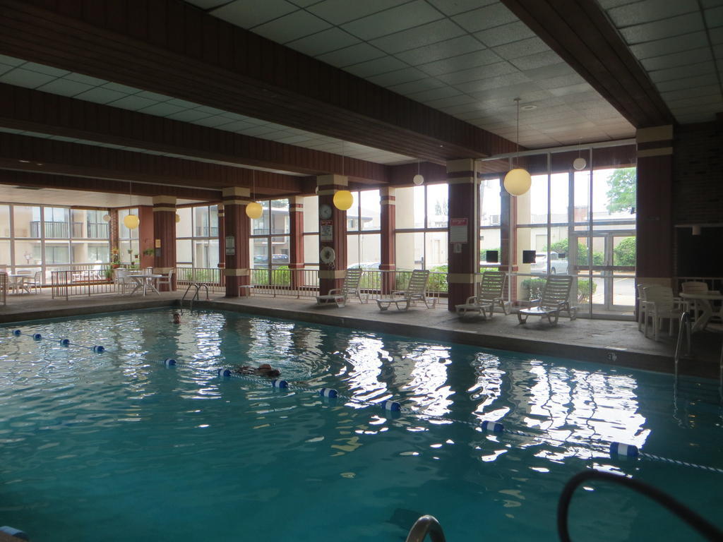 Rodeway Inn Skokie Evanston Buitenkant foto