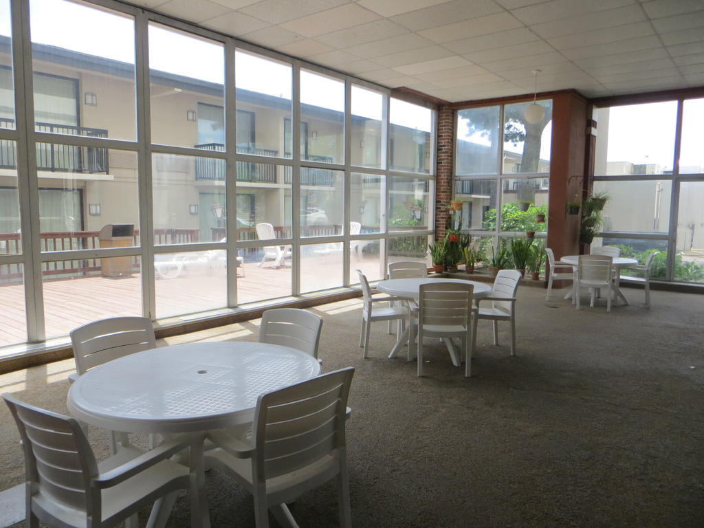 Rodeway Inn Skokie Evanston Buitenkant foto