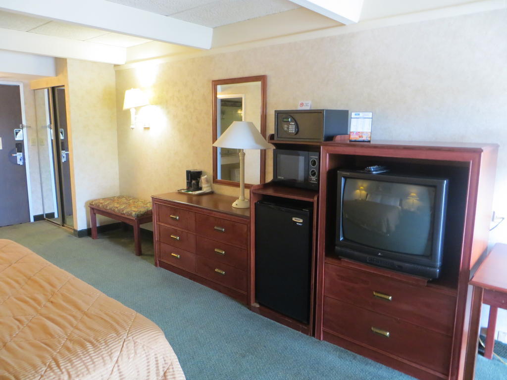 Rodeway Inn Skokie Evanston Buitenkant foto